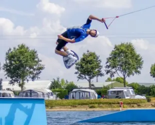 Wakeboarden betuwestrand