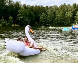 Spetteren en plonzen in het zwemmeer