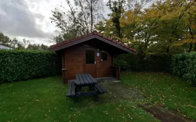 Trekkershut Roodborstje Buitenkant