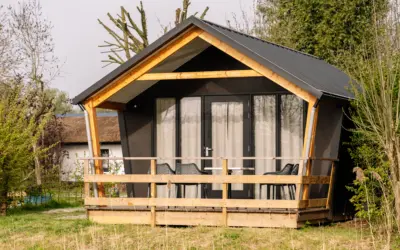 Camping de linie trekkershut peer