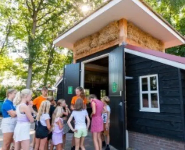 Recreatiedierenweidedierenvoeren