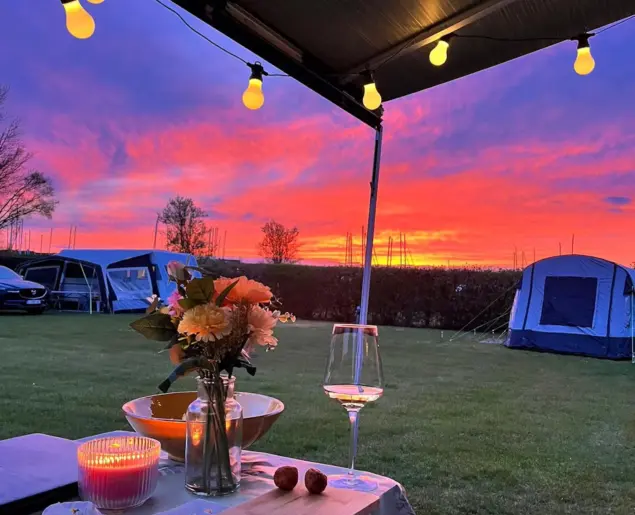Kampeerplaats paling zonsondergang jpg