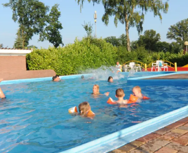 1697529596 Zwembad de Meibeek
