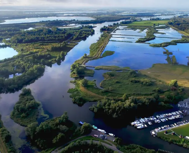 Jachthaven van Oversteeg Biesbosch scaled